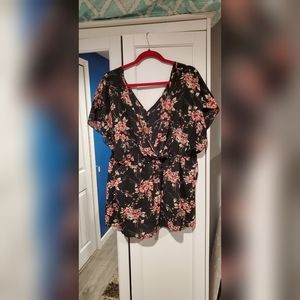 Blacl floral torrid blouse size 1